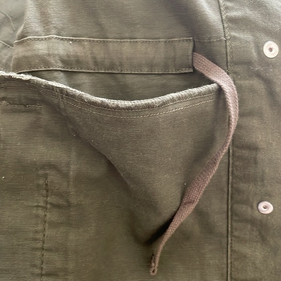 Nine West olive green denim cotton coat. NWT. Medium. Snaps. Cinches. - Picture 6 of 10